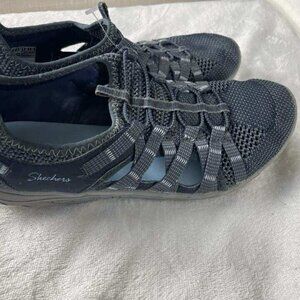 EUC Skechers Outdoor Lifestyle Reggae Fest Women's Slip on Shoes size 9